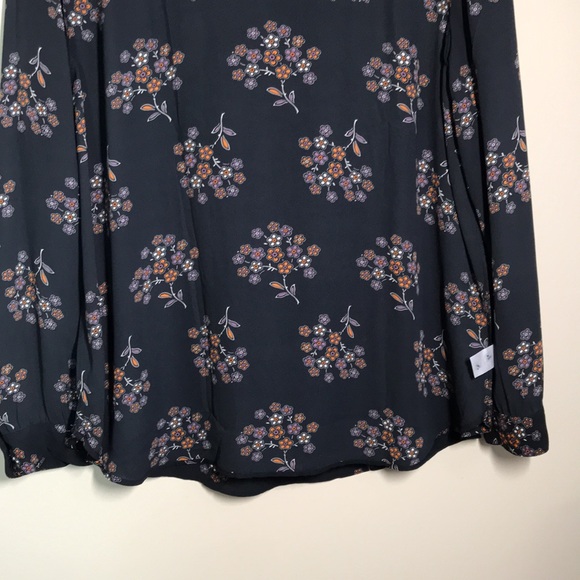 NWT LOFT XL Blouse Black with Floral Hydrangea Print Flowy - Picture 11 of 12